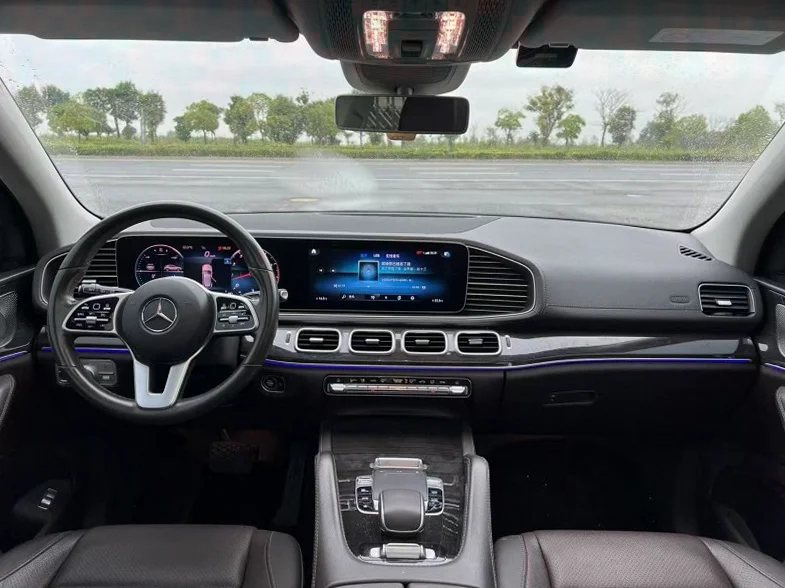 奔驰GLE 后面外观三