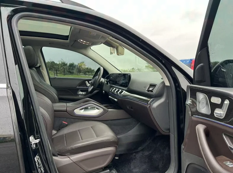 奔驰GLE 内饰前排