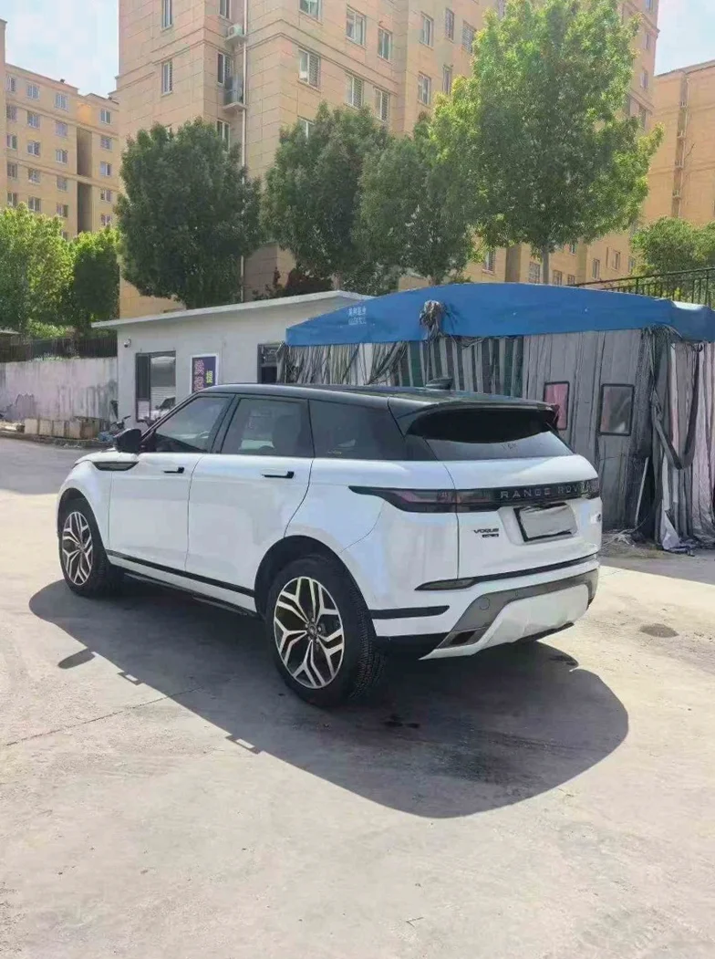 路虎极光 后面外观一