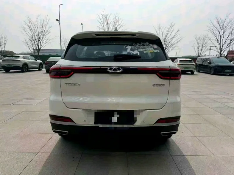 奇瑞瑞虎 内饰后排