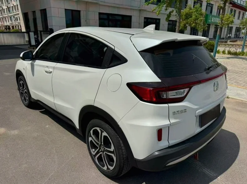 本田XRV 后面外观一