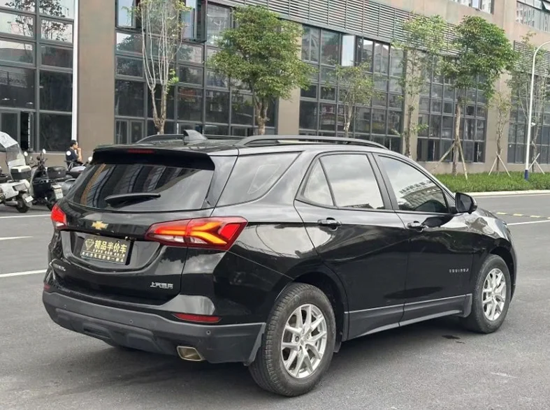 雪佛兰探界者 驾驶室