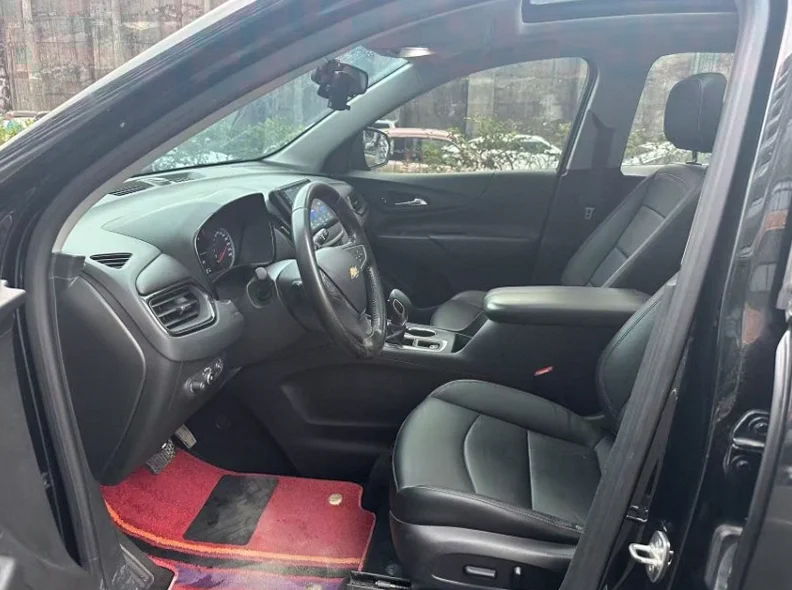 雪佛兰探界者 后面外观一