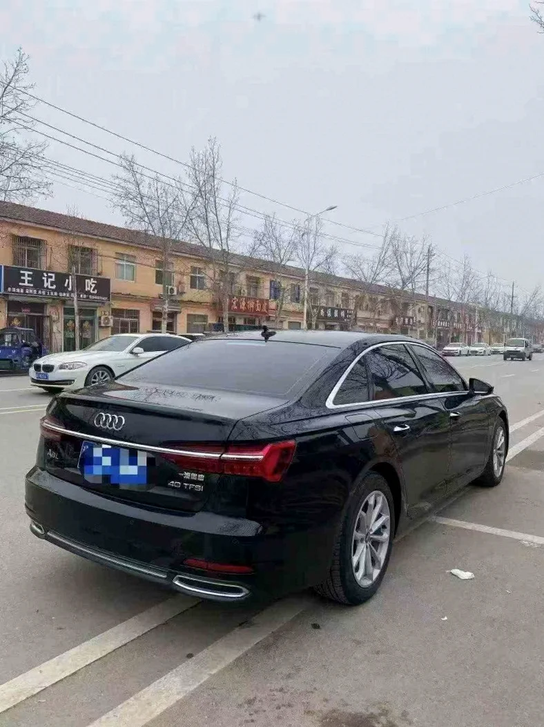 奥迪A6L 内饰前排