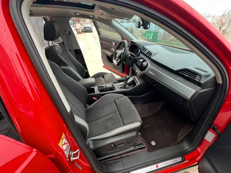 奥迪Q3 内饰后排