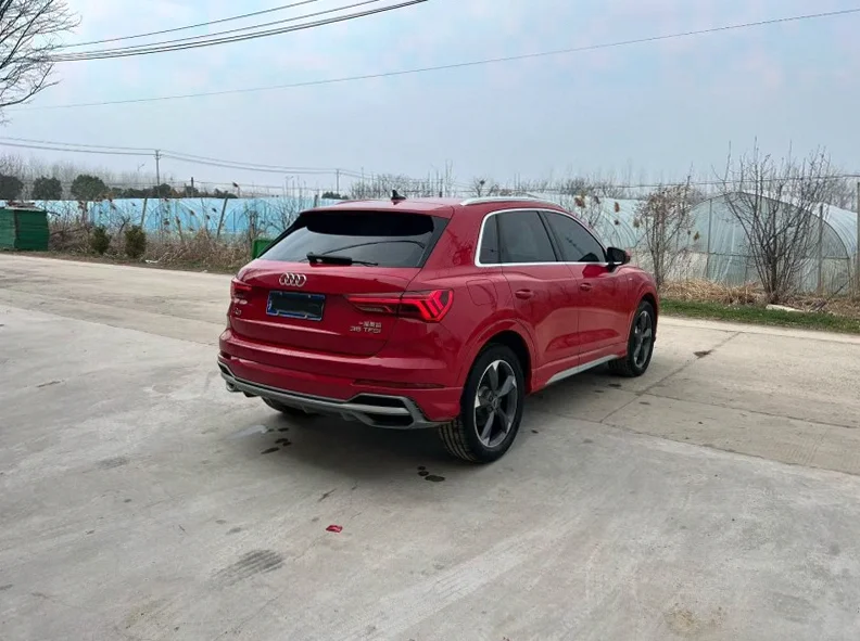 奥迪Q3 后面外观一