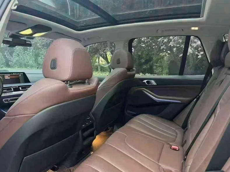 宝马X5 内饰后排