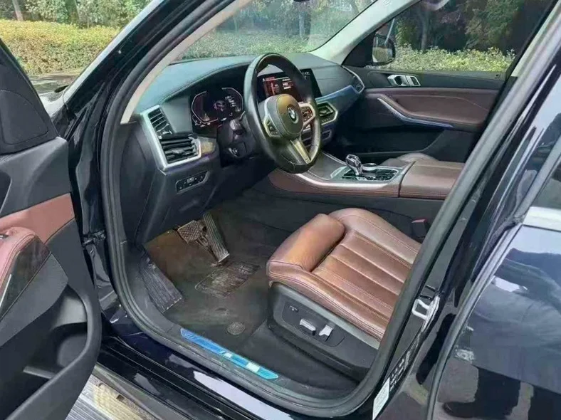 宝马X5 内饰前排