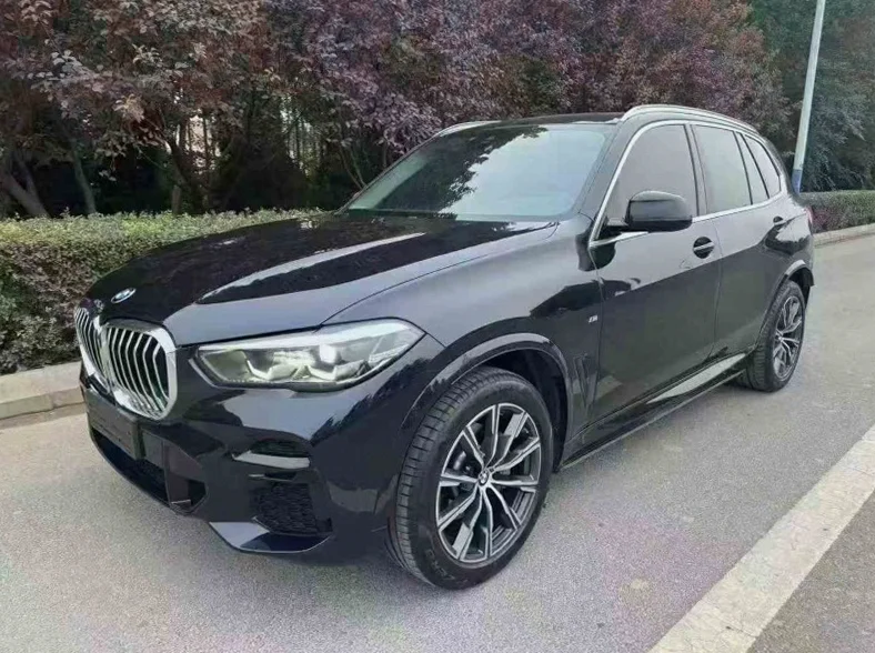 宝马X5 正面外观三