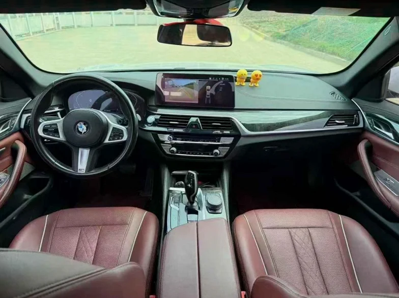 宝马5系 后面外观一