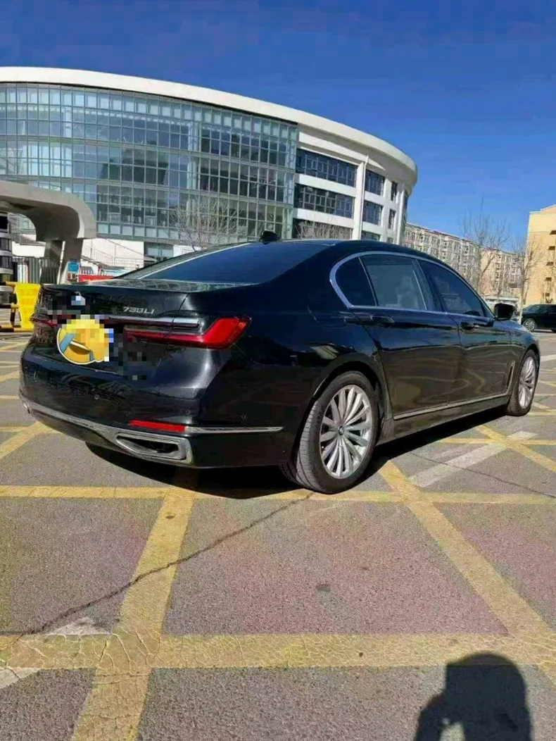 宝马7系 内饰后排