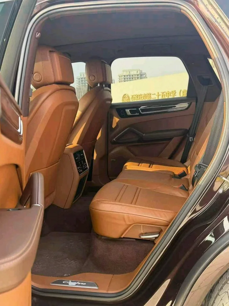 保时捷卡宴 后面外观三