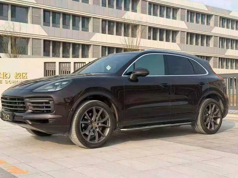 保时捷卡宴 正面外观二