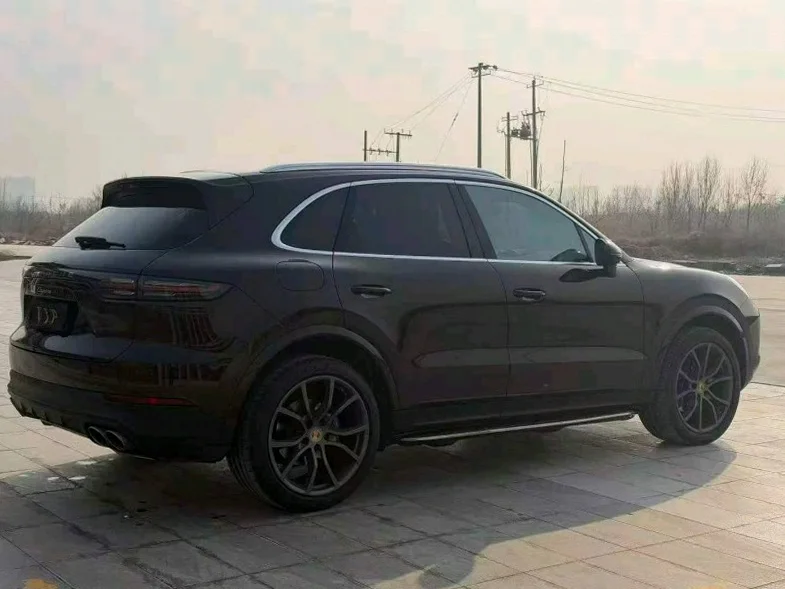 保时捷卡宴 驾驶室