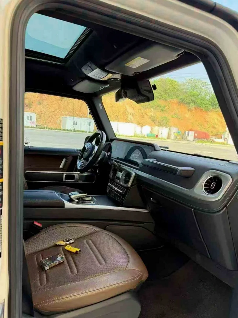 奔驰G 后面外观二