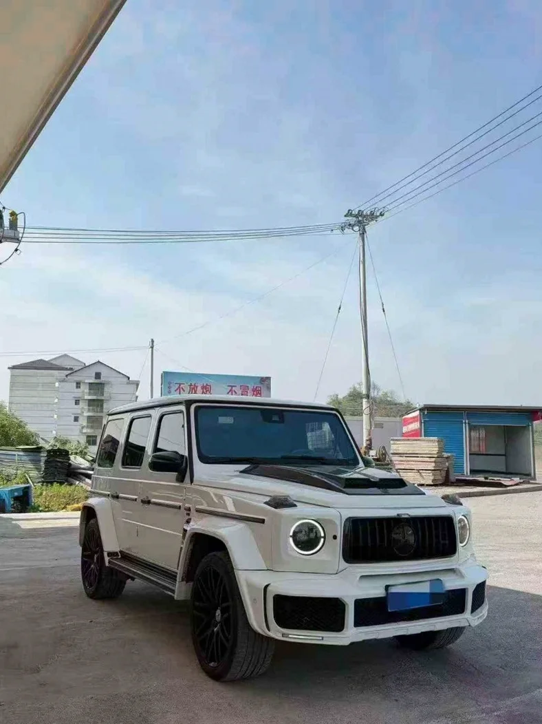 奔驰G 正面外观二