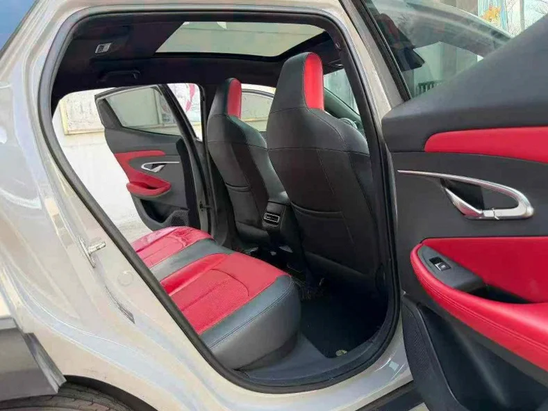 长安汽车UNI 内饰前排