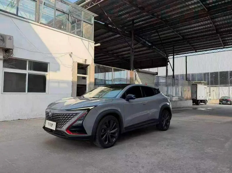 长安汽车UNI 正面外观二