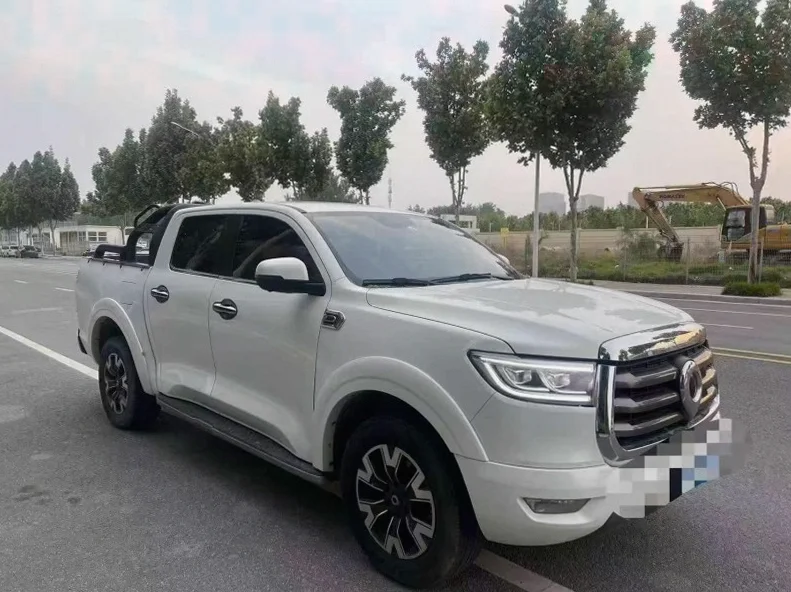 长城汽车炮 正面外观二