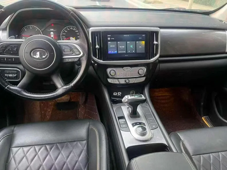 长城汽车炮 后面外观一