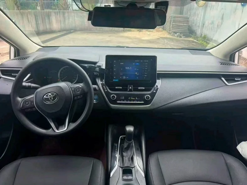 丰田卡罗拉 正面外观三