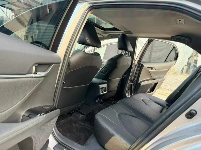 丰田凯美瑞 内饰后排