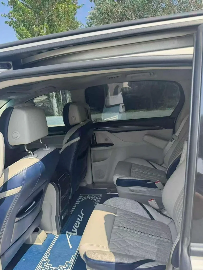 别克GL8 后面外观二