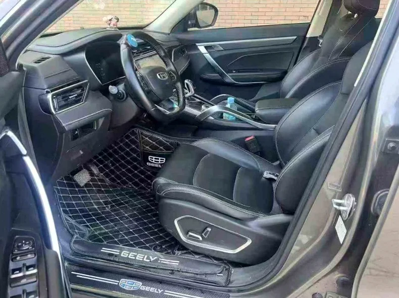 吉利博越 后面外观一