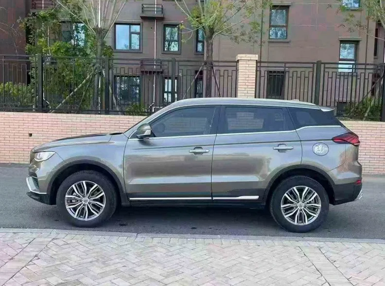 吉利博越 正面外观三