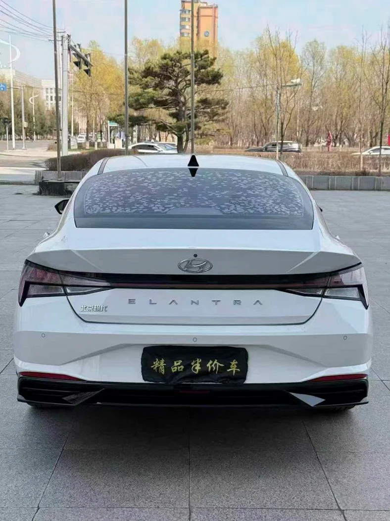现代伊兰特 后面外观二