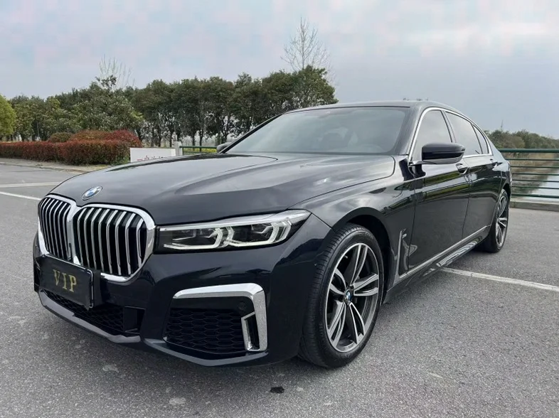 宝马7系 后面外观三