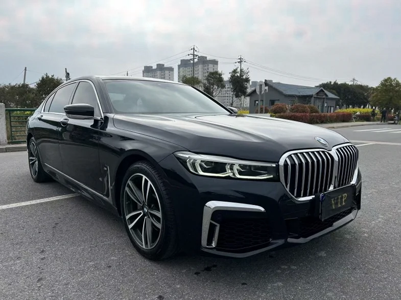 宝马7系 后面外观二