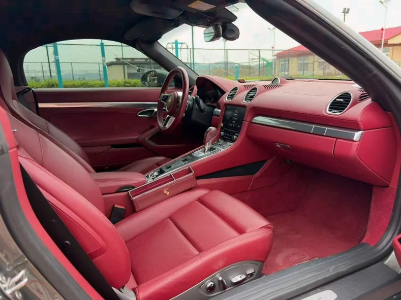 保时捷718 后面外观三