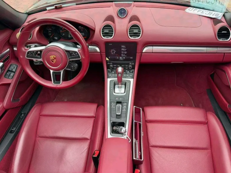 保时捷718 内饰前排