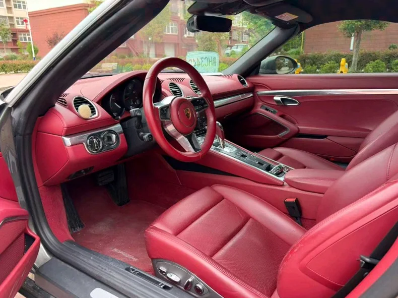 保时捷718 后面外观二