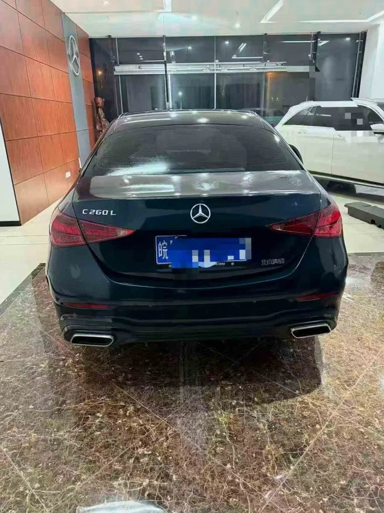 奔驰C 内饰前排