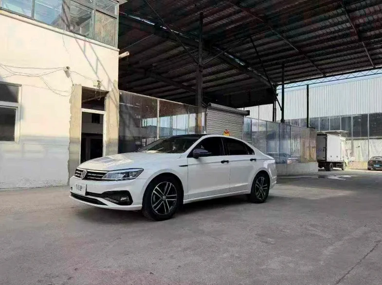 大众凌渡 正面外观二