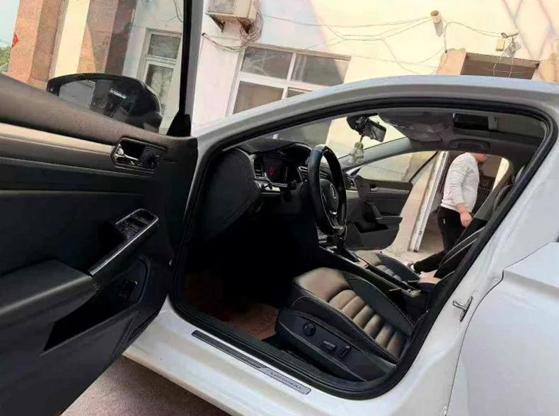 大众凌渡 后面外观一