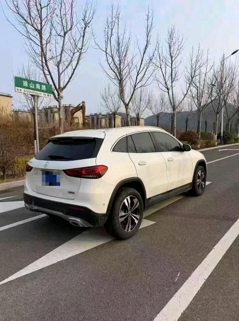 奔驰GLA 后面外观二