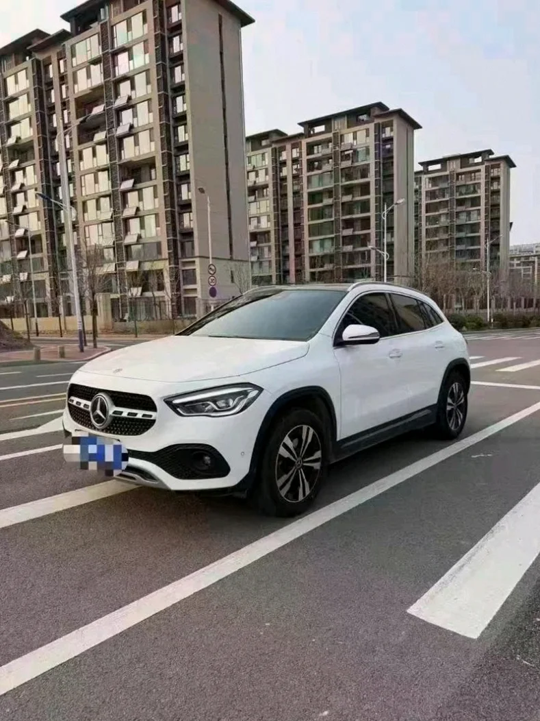 奔驰GLA 后面外观三