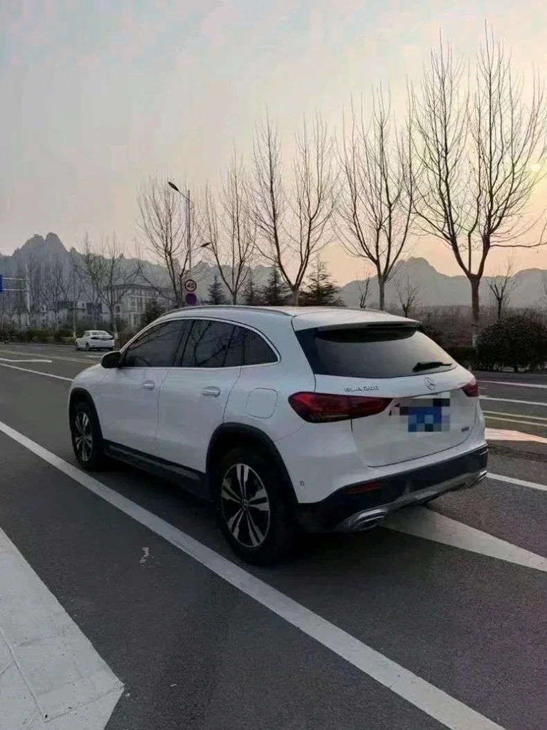 奔驰GLA 后面外观一