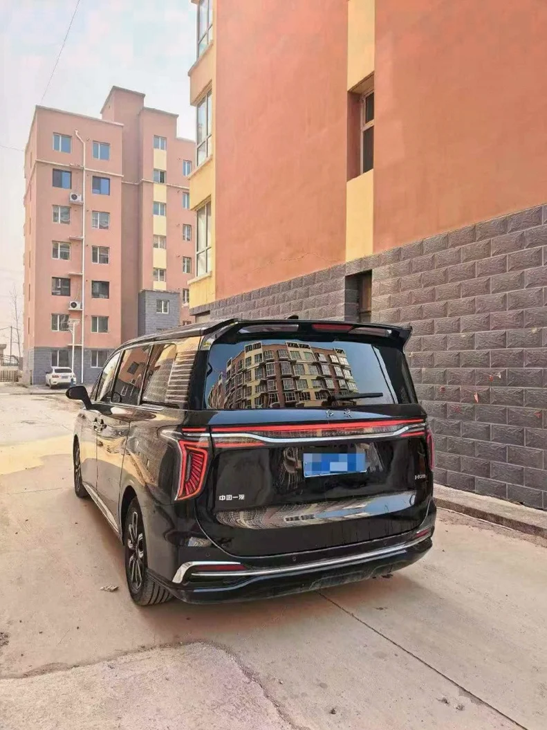 红旗HQ9 内饰后排