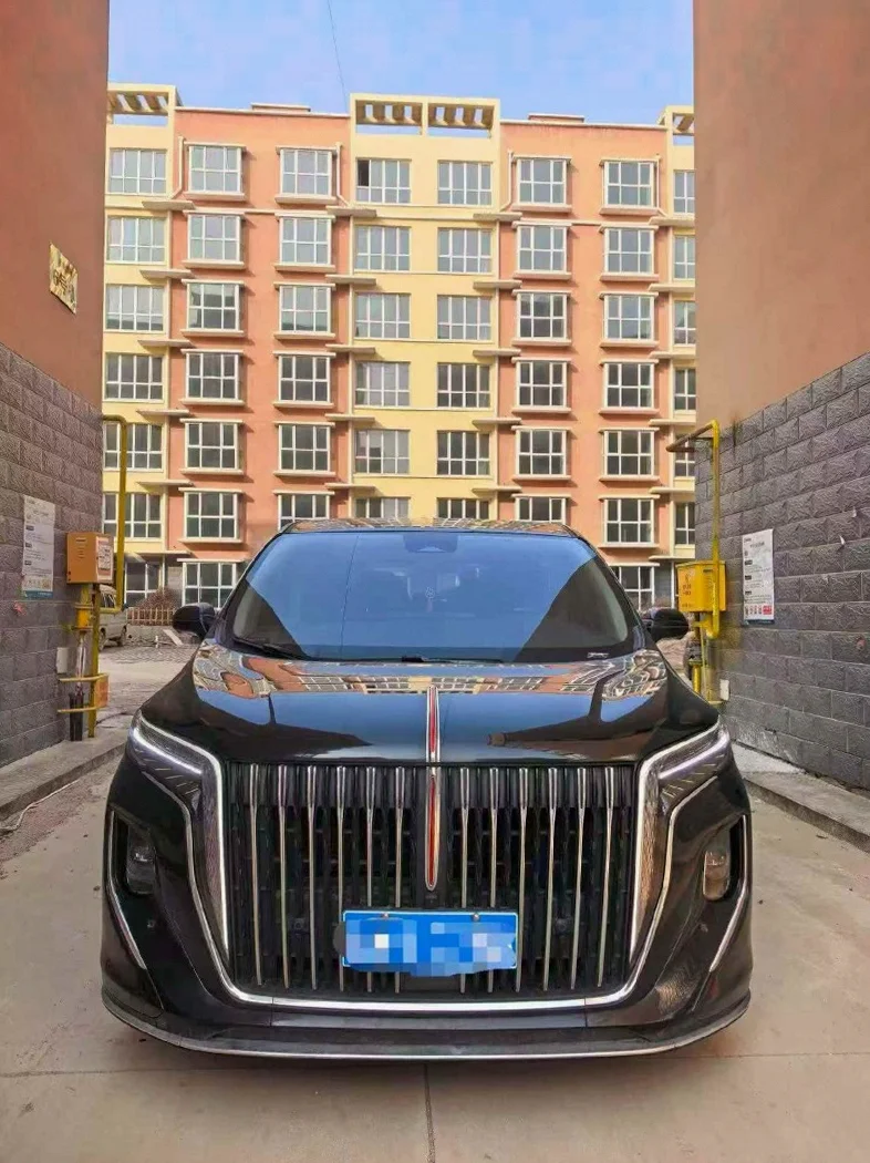 22年红旗HQ9豪华商务