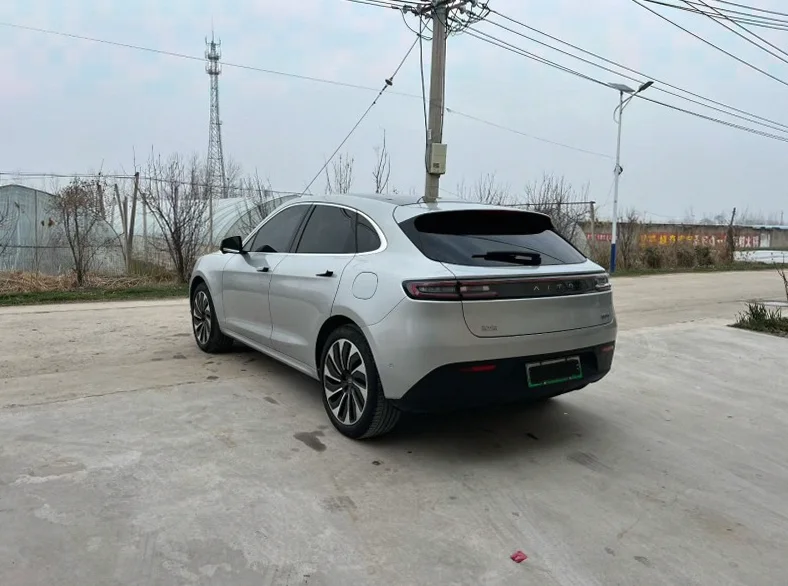 华为智选问界 正面外观三