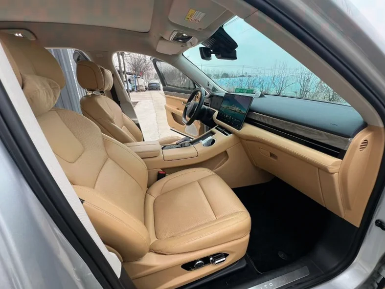 华为智选问界 内饰后排