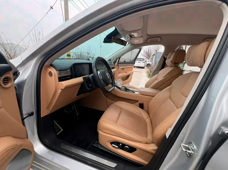 华为智选问界 后面外观二