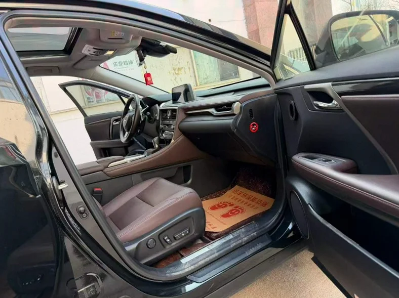 雷克萨斯RX 后面外观三