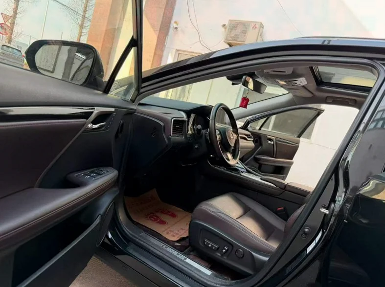 雷克萨斯RX 后面外观一