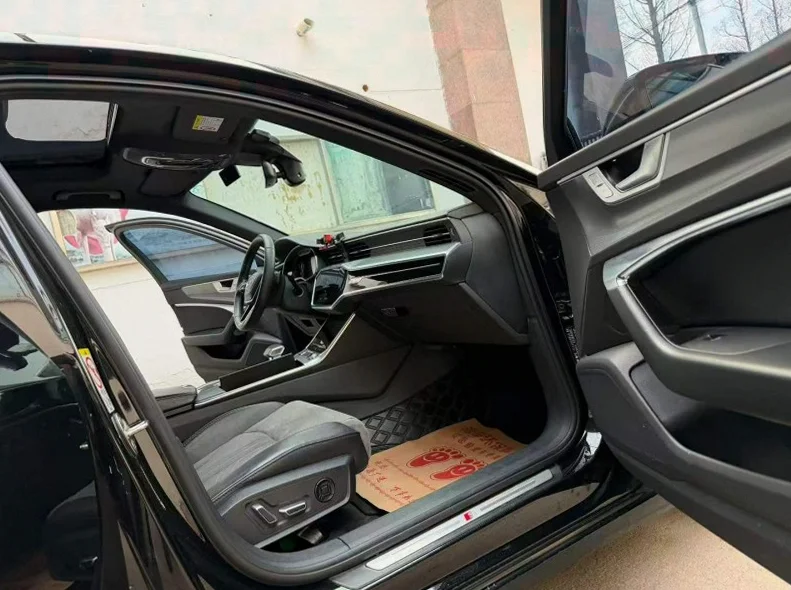 奥迪A6L 后面外观三