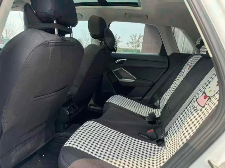 奥迪Q3 后面外观一